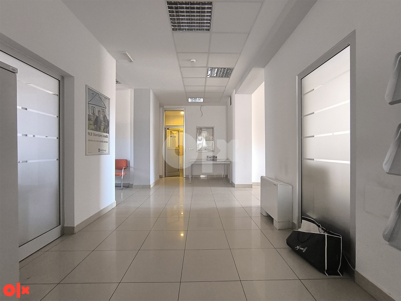 Daje se u najam uredski poslovni prostor površine 220 m2