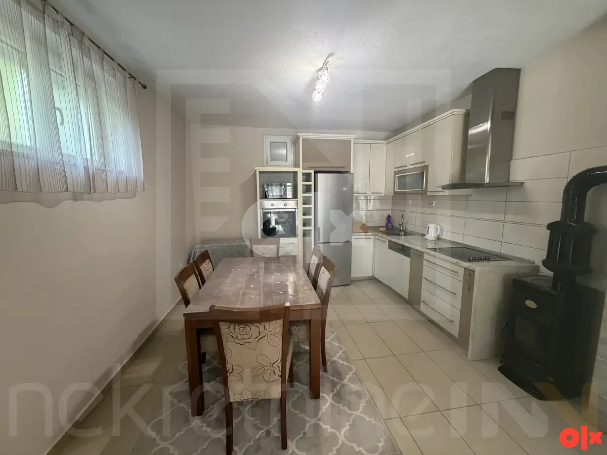 Prodaje se potpuno renovirana kuća u Stocu, useljiva