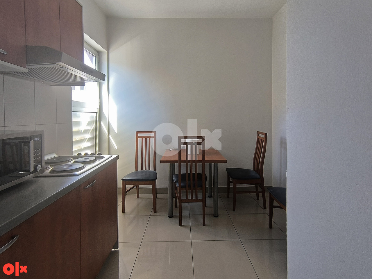 Daje se u najam uredski poslovni prostor površine 220 m2