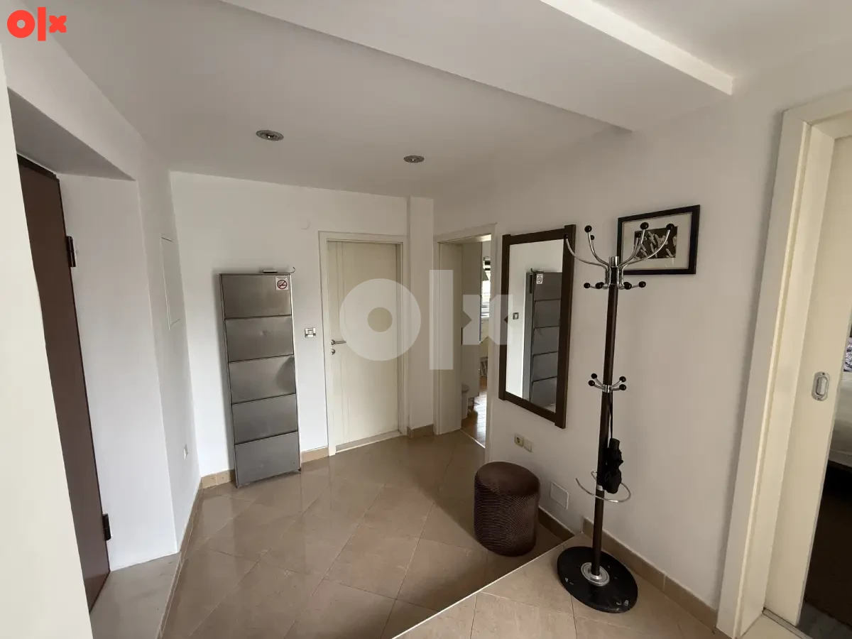 Prodaje se dvosoban namješten stan u Ulici Kralja Tvrtka