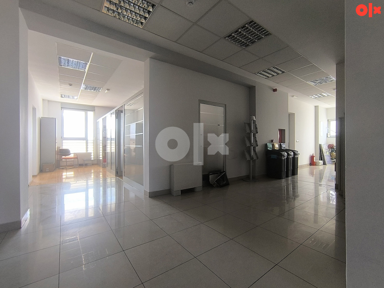 Daje se u najam uredski poslovni prostor površine 220 m2