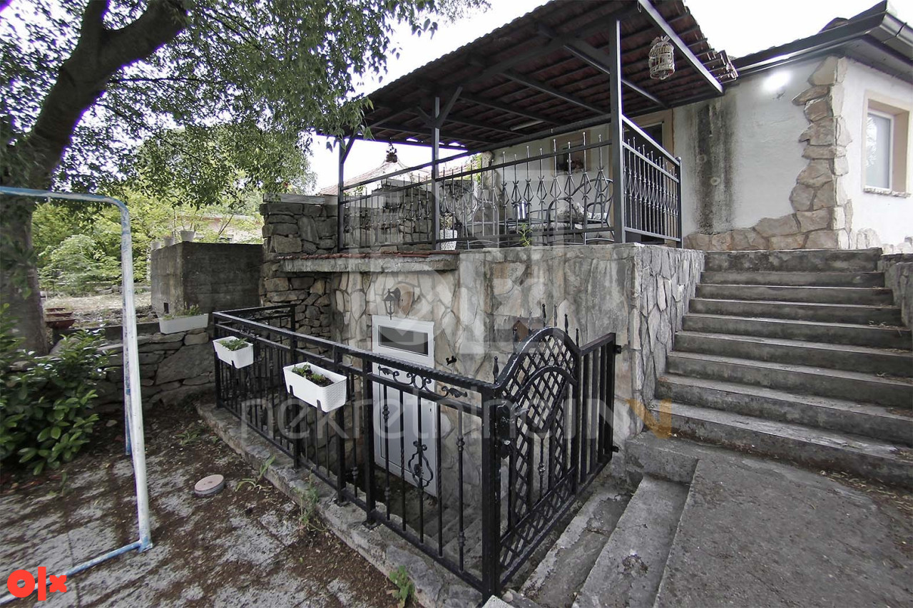 Prodaje se kuća i zemljište u Ljubuškom