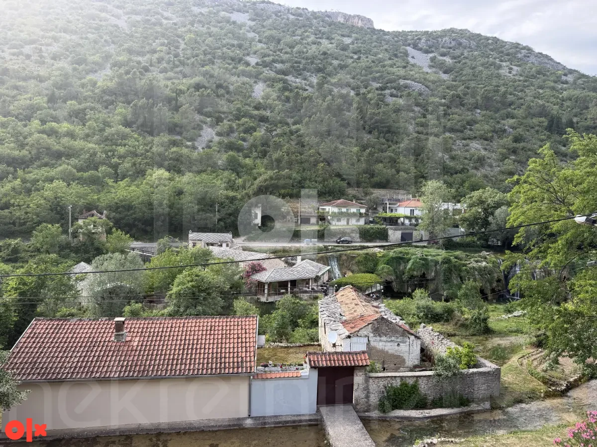 Prodaje se potpuno renovirana kuća u Stocu, useljiva