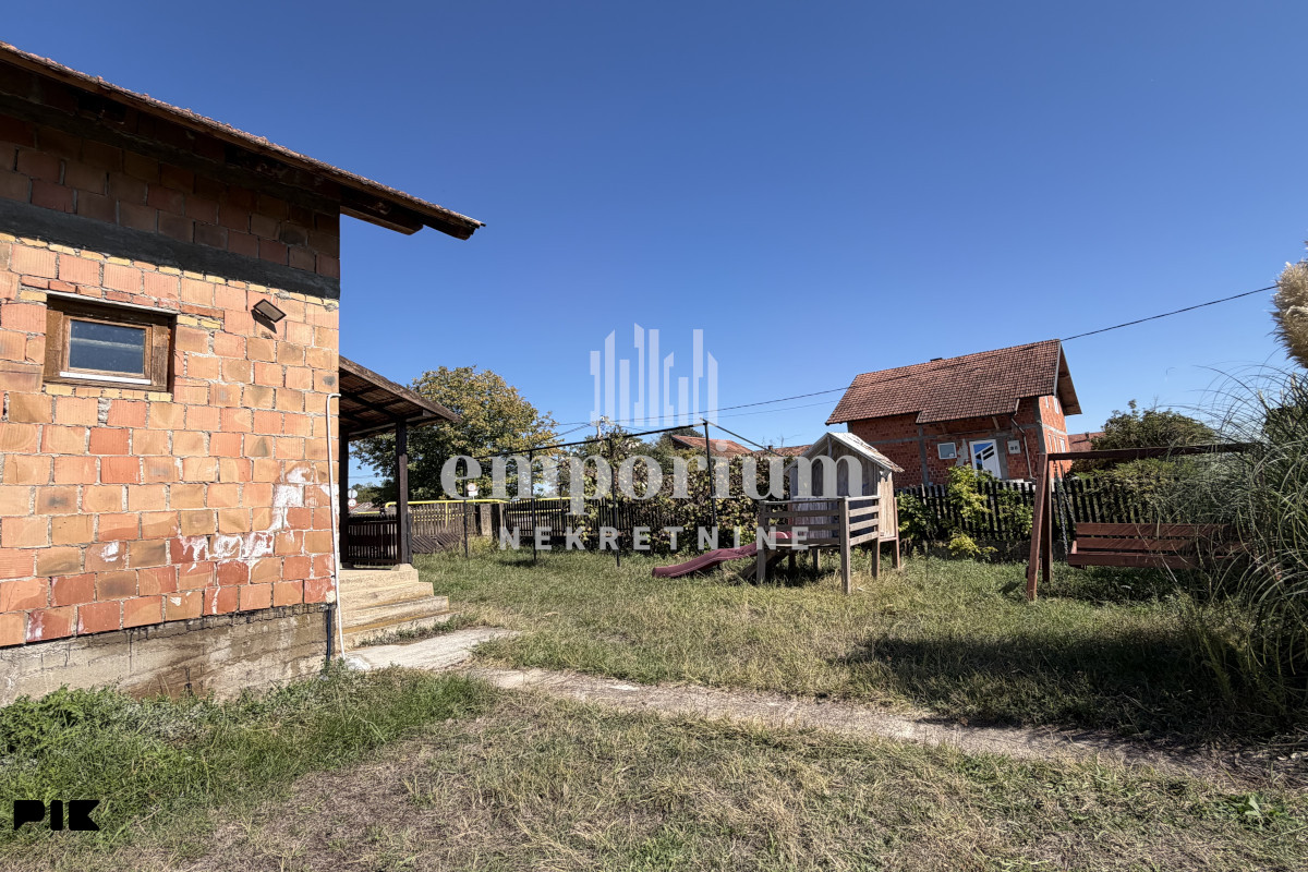 Vikendica 69 m2 na placu od 5.470 m2 u Vučilovcu ID:2812/IP