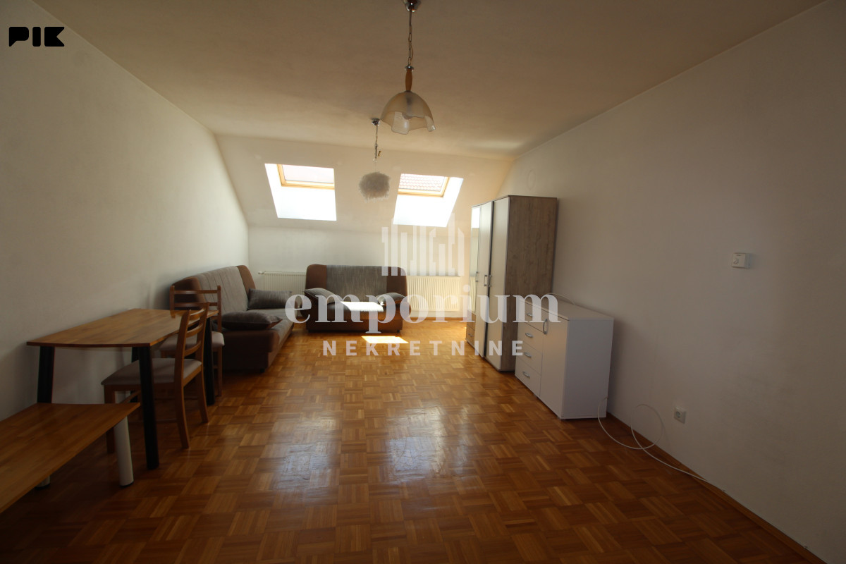 Useljiva garsonjera površine 34m2 ID: 2775/EN