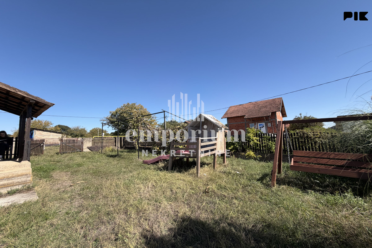 Vikendica 69 m2 na placu od 5.470 m2 u Vučilovcu ID:2812/IP