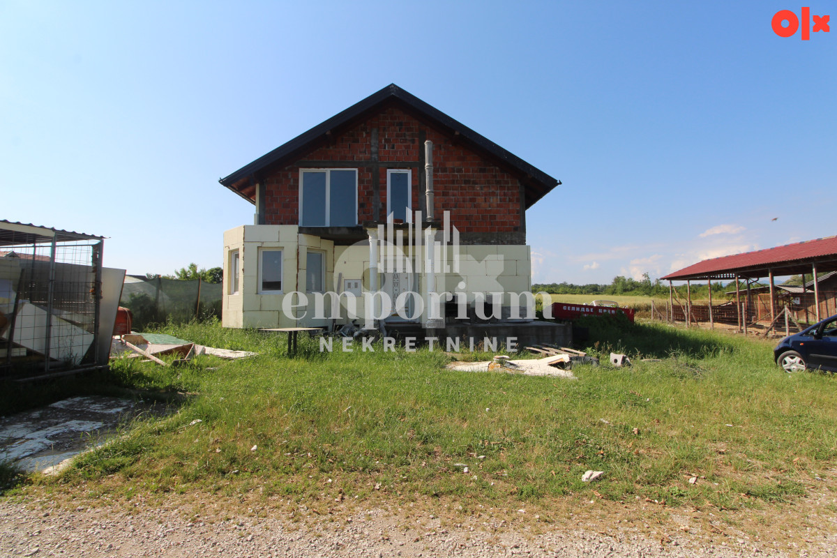 Nedovršena porodična kuća 100 m2, na placu od 480 m2 ID: 2747/EN