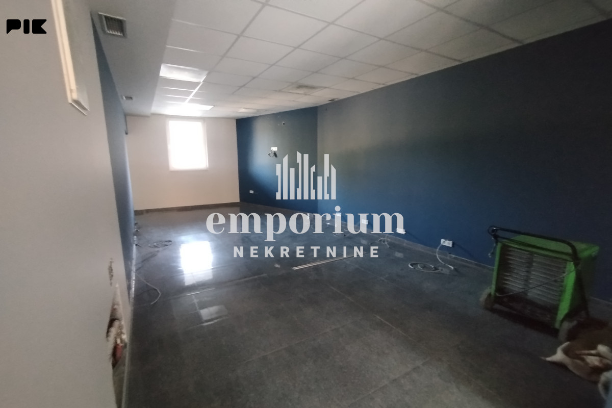 Poslovni prostor 120m2 u prizemlju ID:228/IP