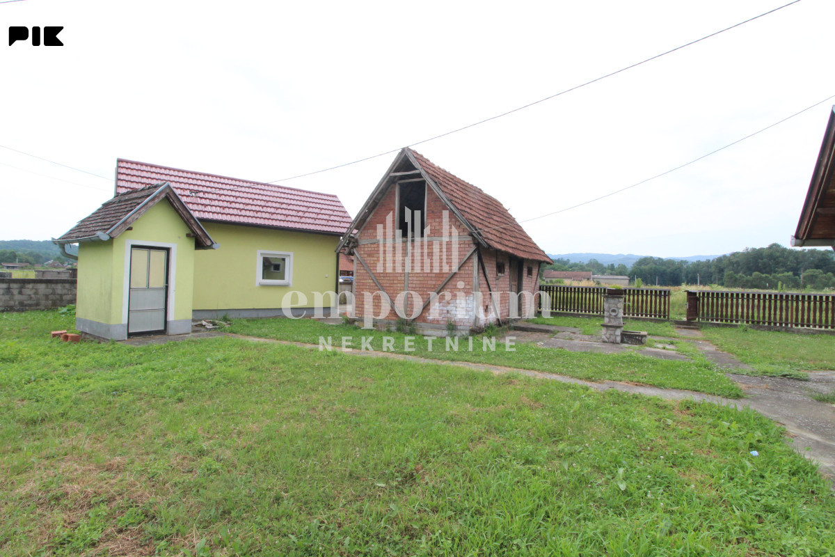 Useljiva kuća sa garažom u naselju Prijedor ID: 2756/BN