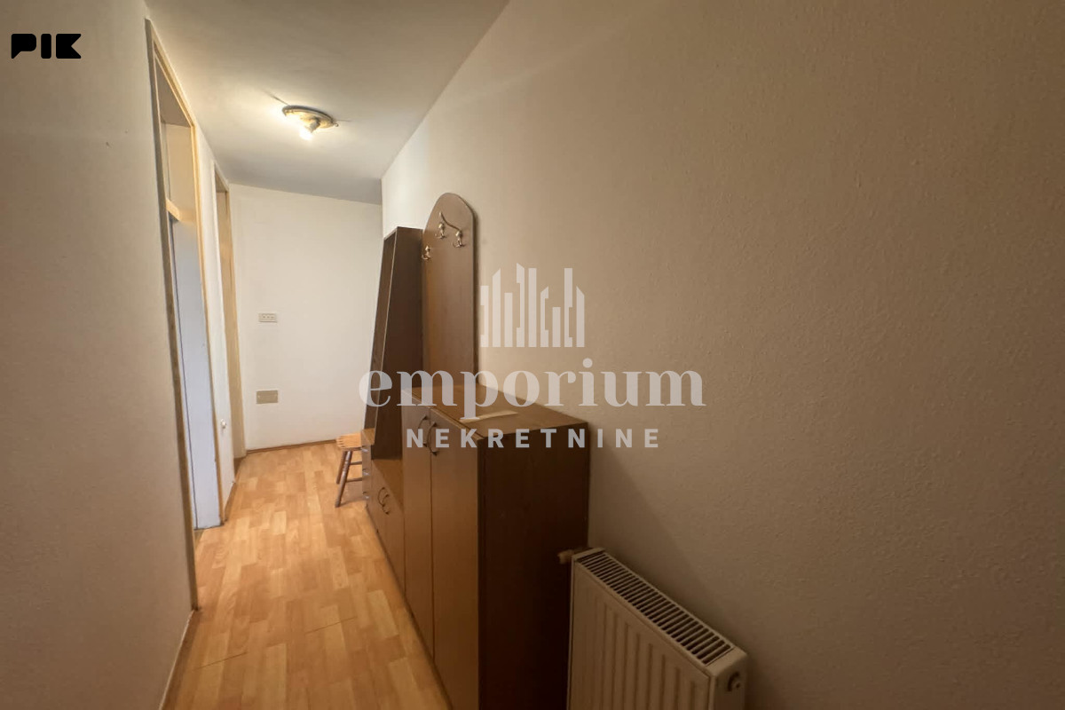 Komforan trosoban stan sa odličnim rasporedom, 61 m2 ID:2752/BN