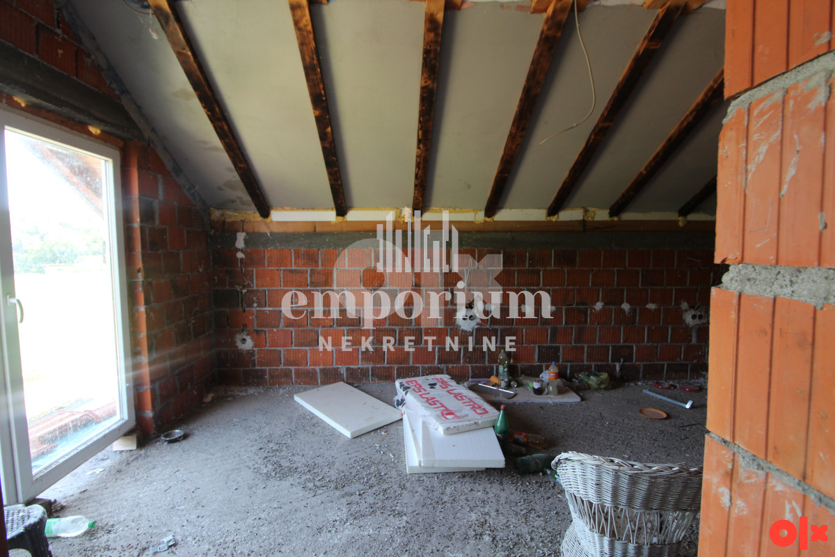Nedovršena porodična kuća 100 m2, na placu od 480 m2 ID: 2747/EN