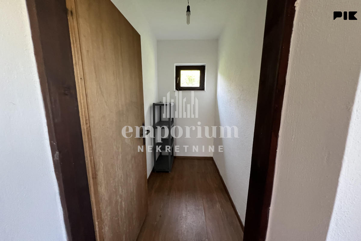 Kuća sa pomoćnim objektom i zemljištem od 14.034 m2 ID: 2754/EN