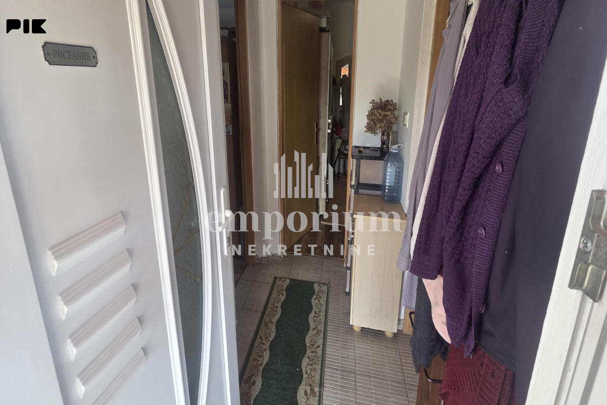 Prizemna kuća na parceli od 514m2 u Grčici ID:2787/BN