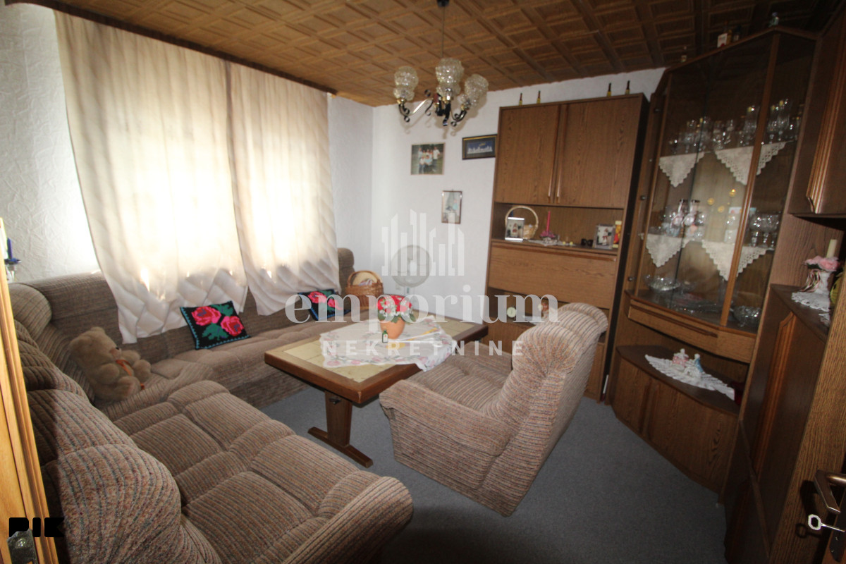 Useljiva kuća površine 80 m2 sa placem od 3.478 m2 ID: 2766/BN