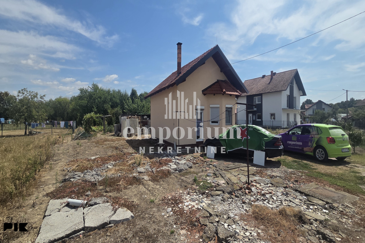 Prizemna kuća na parceli od 514m2 u Grčici ID:2787/BN