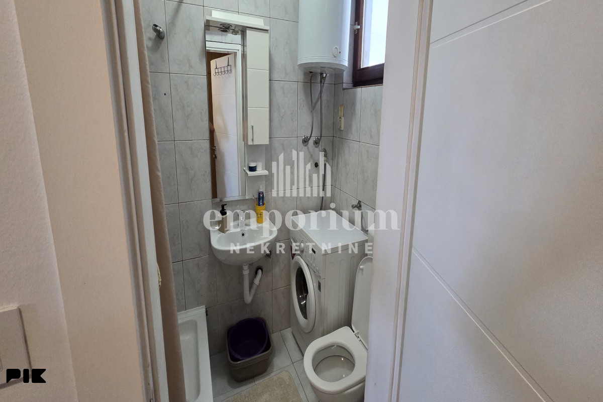 Dvoiposoban stan u centru površine 52m2 ID: 2784/IP