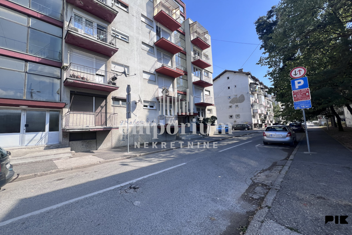 Useljiva garsonjera 24m2 u Š naselju ID:2806/BN