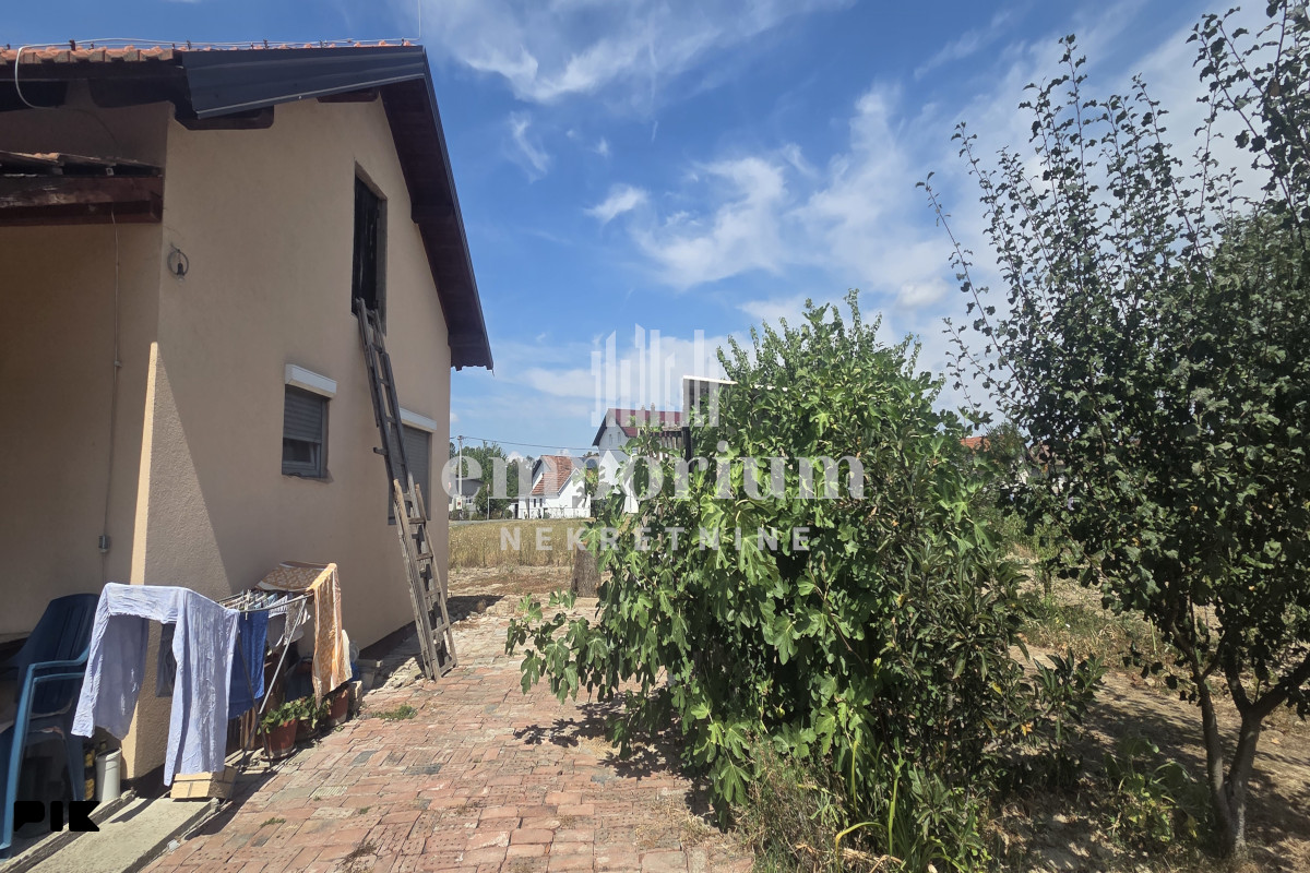 Prizemna kuća na parceli od 514m2 u Grčici ID:2787/BN