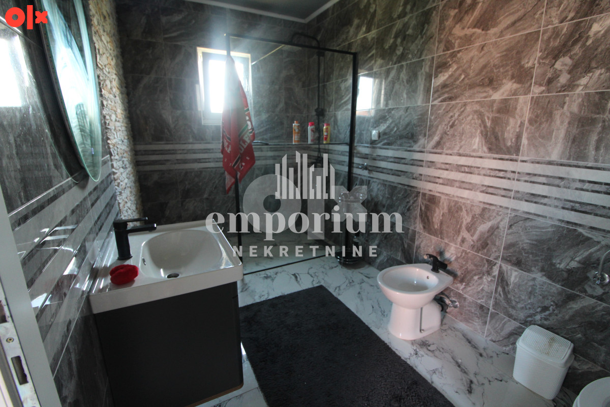 Moderna kuća površine 200 m2 na parceli od 2009 m2 ID: 2745/EN