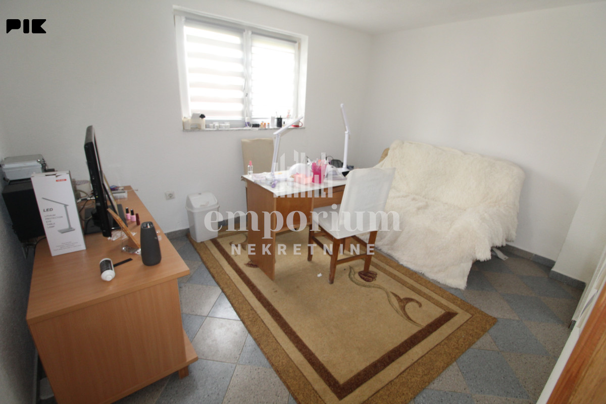 Useljiva kuća sa garažom u naselju Prijedor ID: 2756/BN