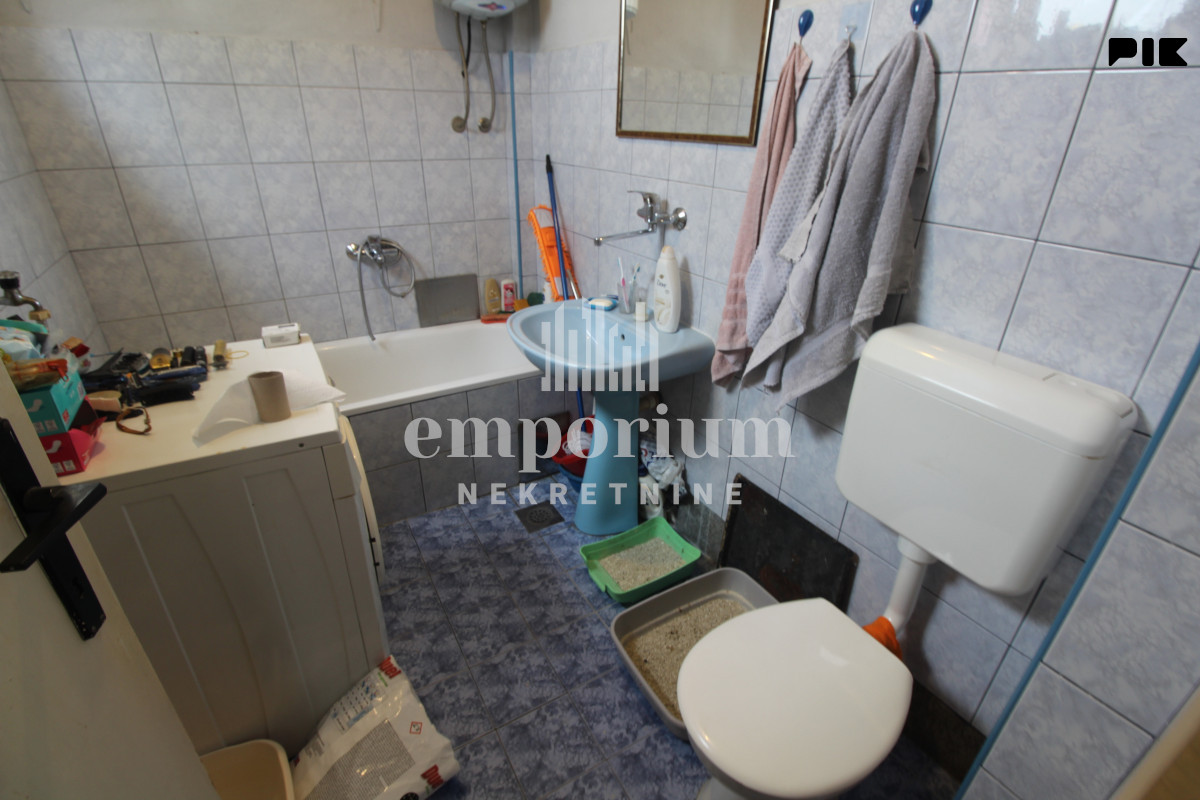 Useljiva garsonjera 24m2 u Š naselju ID:2806/BN