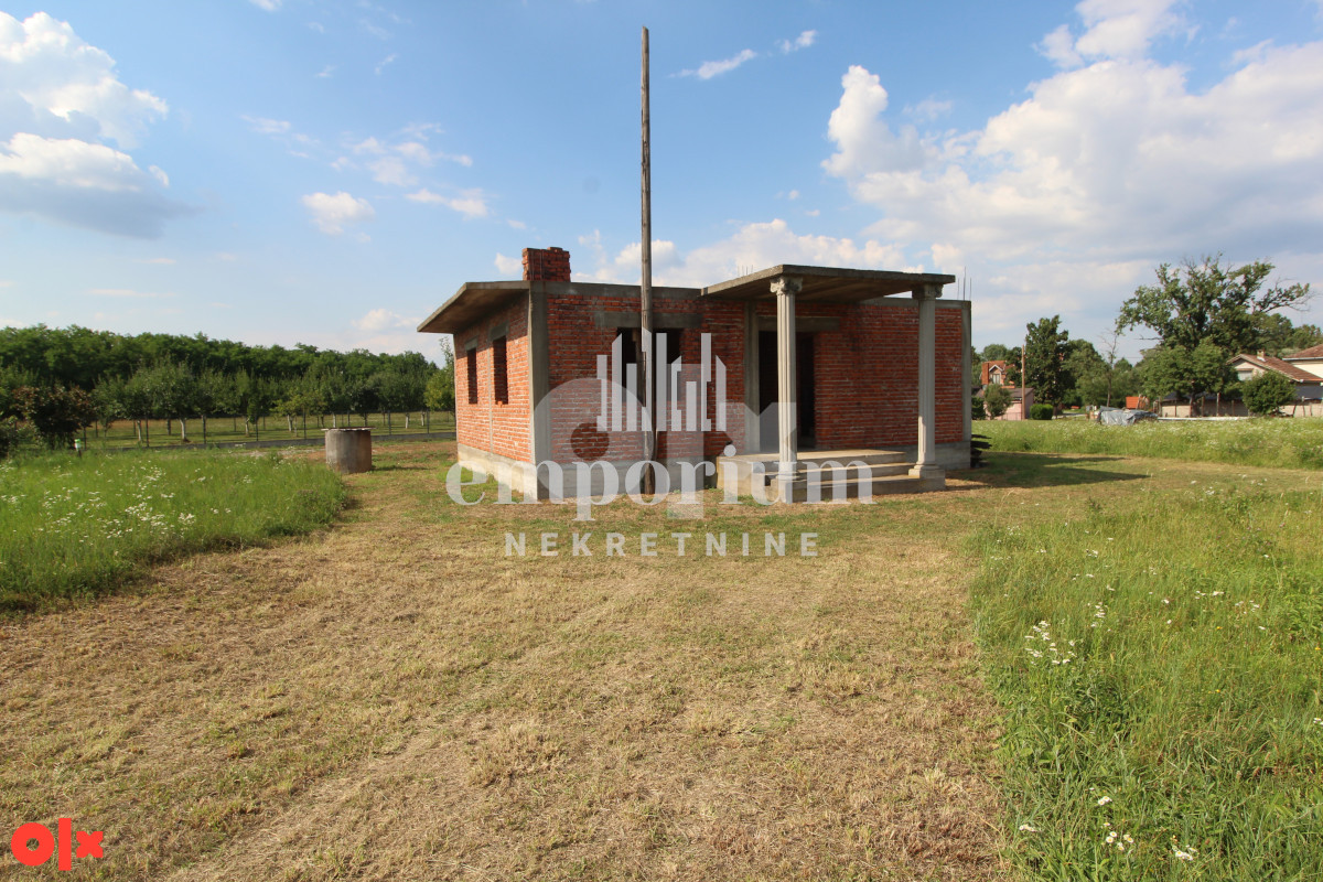 Nedovršena kuća sa placem od 2.868 m2 u Pelagićevu ID: 2744/EN