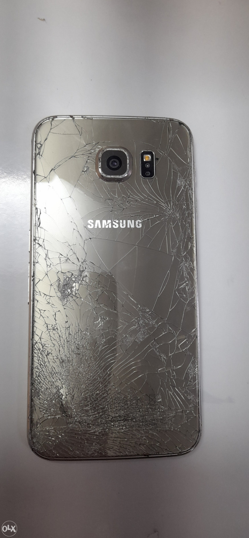Razbijen Samsung S6 G925