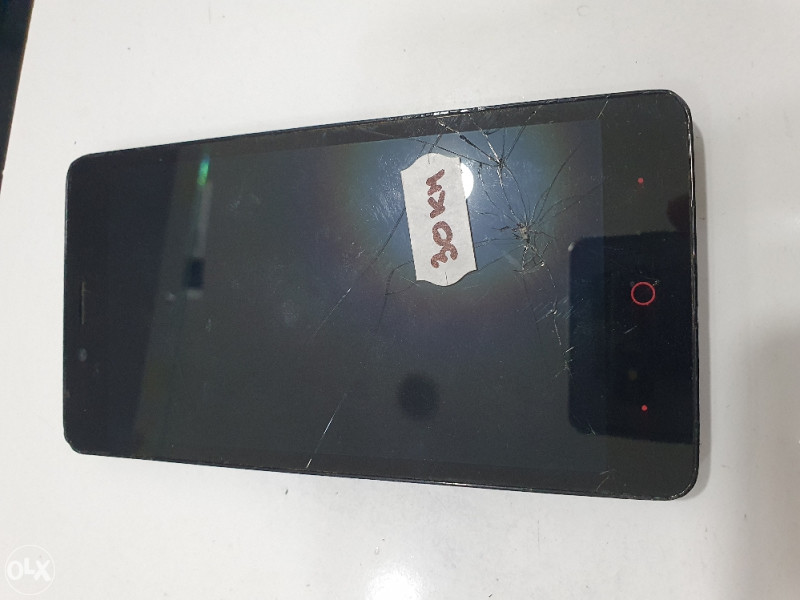Pokvaren-Zte V220