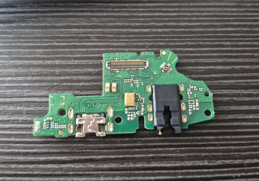 PLOCICA KONEKTOR PUNJENJE MIKROFON ANTENA P SMART 2019