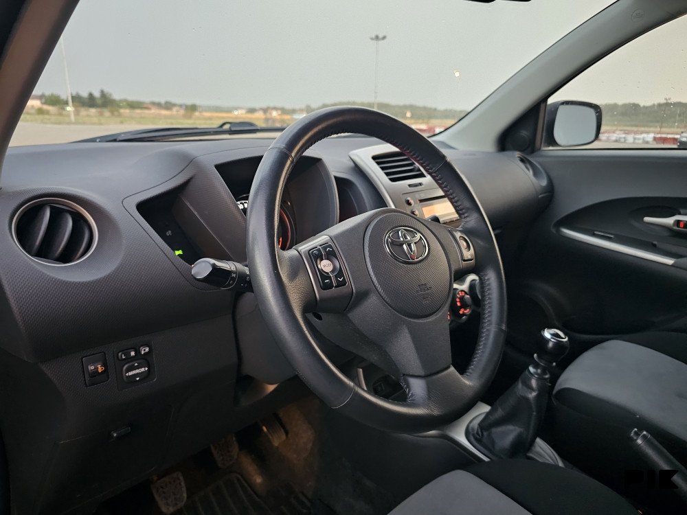 Toyota Urban Cruiser 2011 1.4 D4D 66kW 4x4