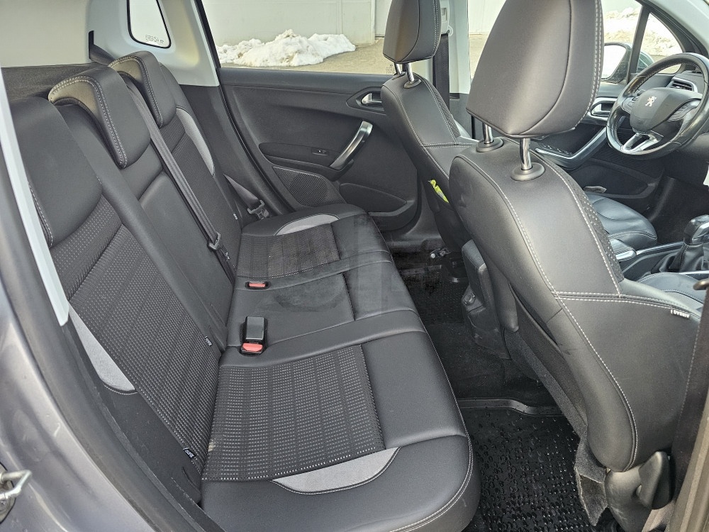 Peugeot 2008 1.2 60kW 2014 Allure *140.000km*