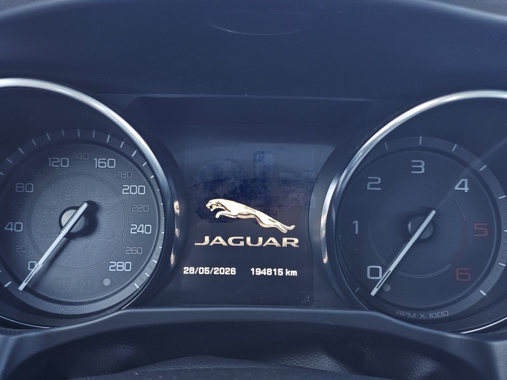 Jaguar XE 2016 Automatik 2.0 d 132kW RWD Panorama