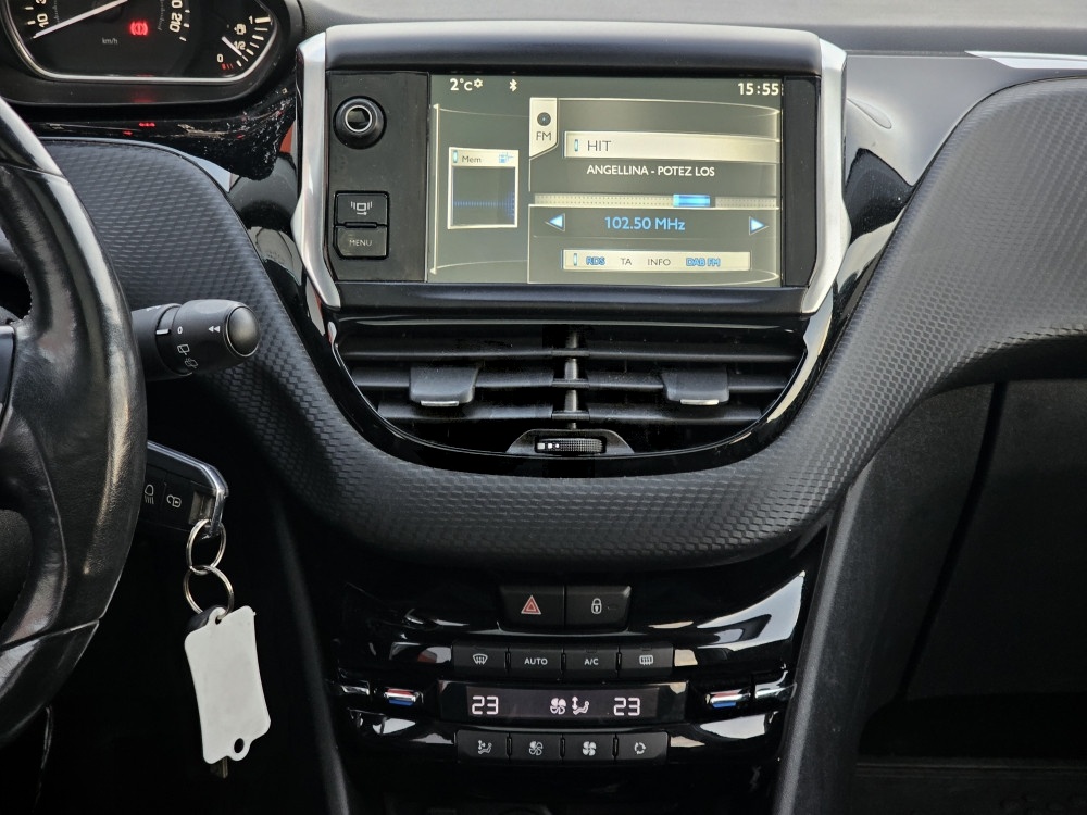 Peugeot 2008 1.2 60kW 2014 Allure *140.000km*