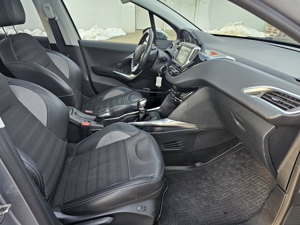 Peugeot 2008 1.2 60kW 2014 Allure *140.000km*