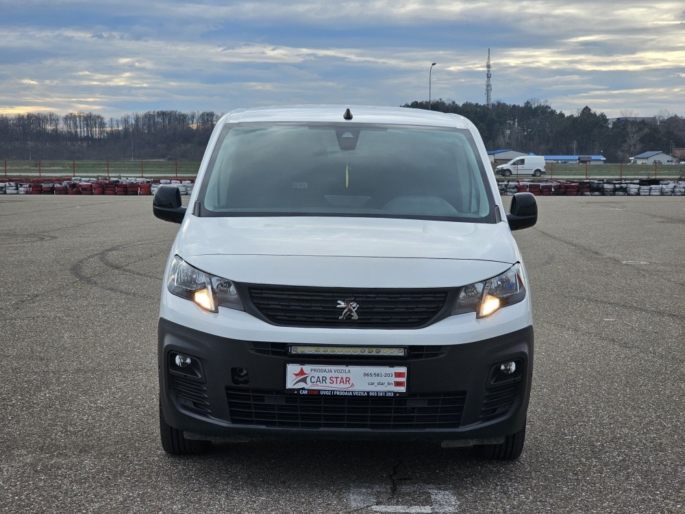 Peugeot Partner 2022 1.5 96kW Automatik