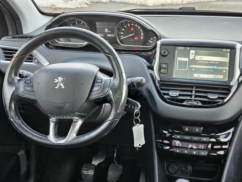 Peugeot 2008 1.2 60kW 2014 Allure *140.000km*