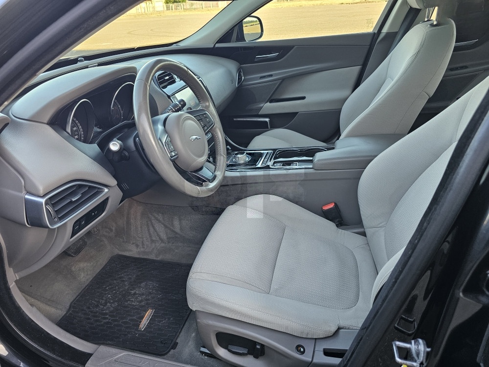 Jaguar XE 2016 Automatik 2.0 d 132kW RWD Panorama