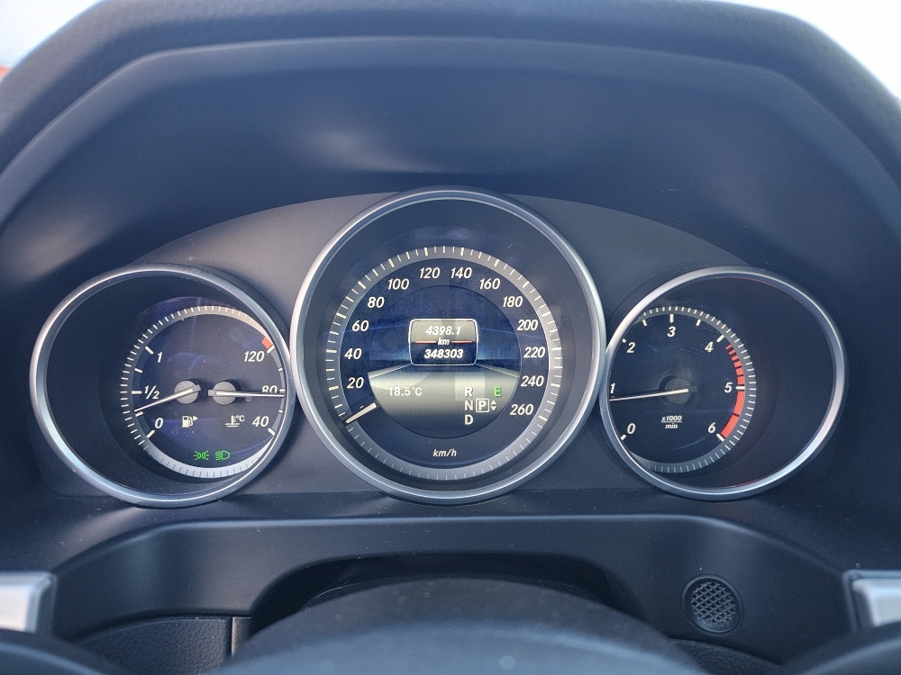 Mercedes-Benz E200 Automatik 2016 Full oprema