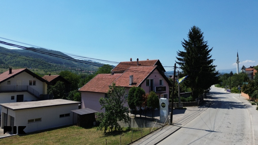 Dvospratna kuća sa poslovnim prostorom, Perin Han