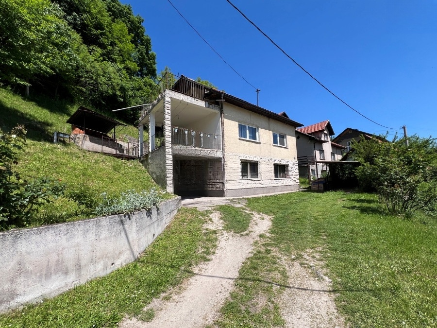 Kuća sa zemljištem, Ivana Cankara, Zenica