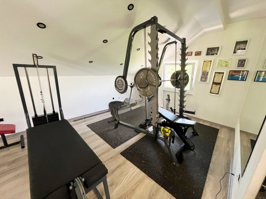 Kuća sa fitness i wellness studiom, Busovača