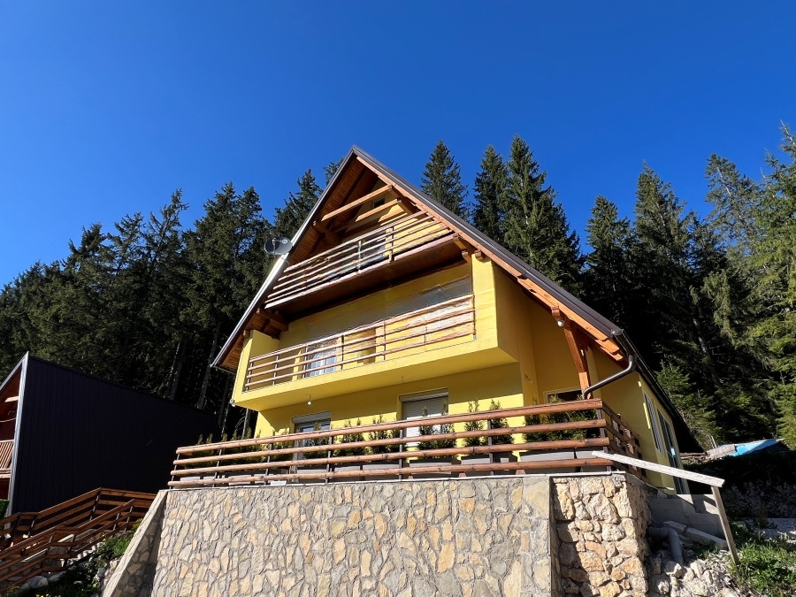 Objekat sa četiri apartmana, Vlašić