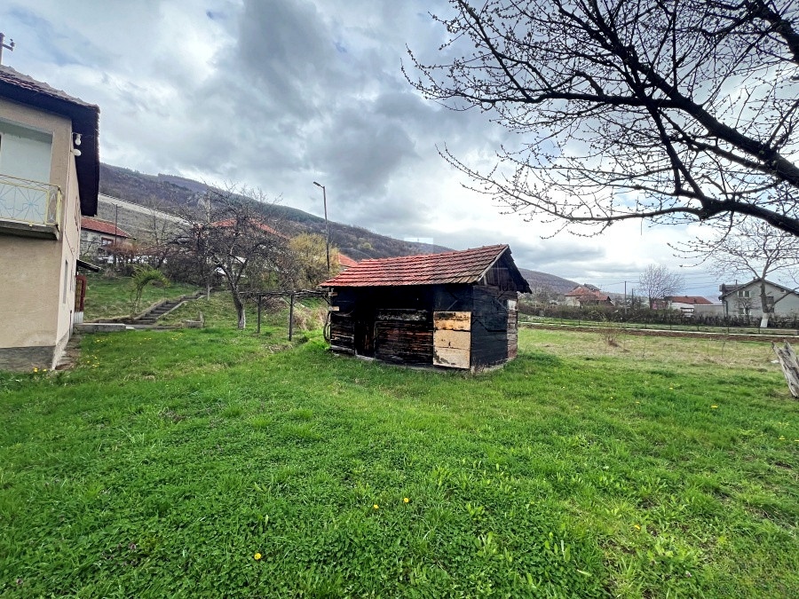 Etažirani sprat kuće i okućnica, Zenica, Klopče