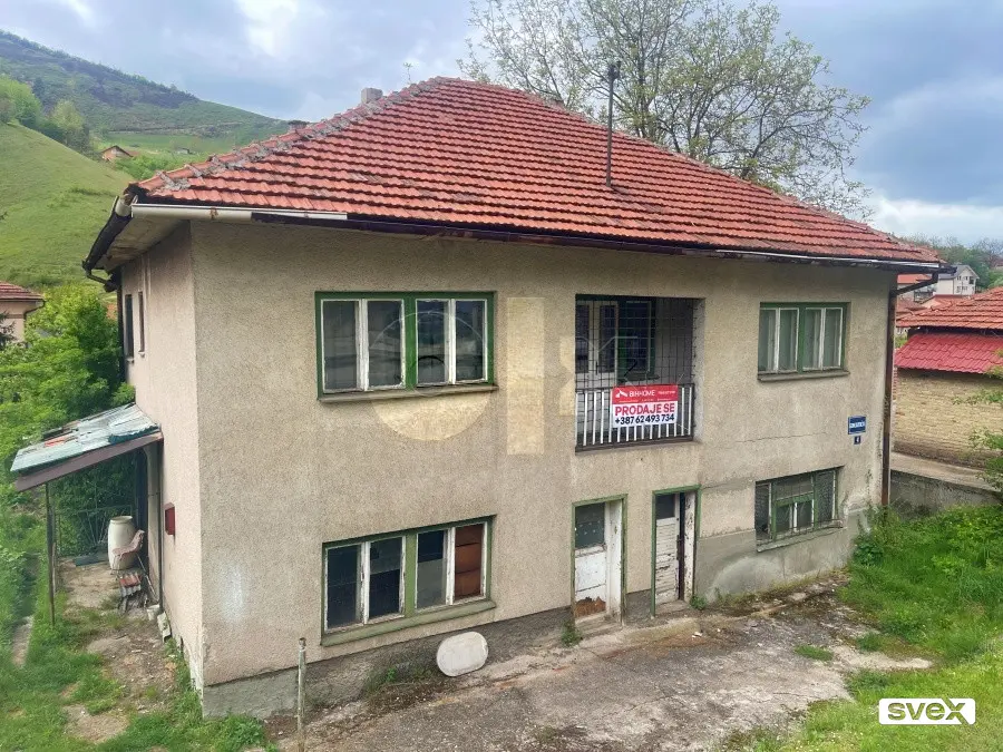 Kuća iznad Mokušnica, Zenica - kuća 258m2 + zemljište 900m2