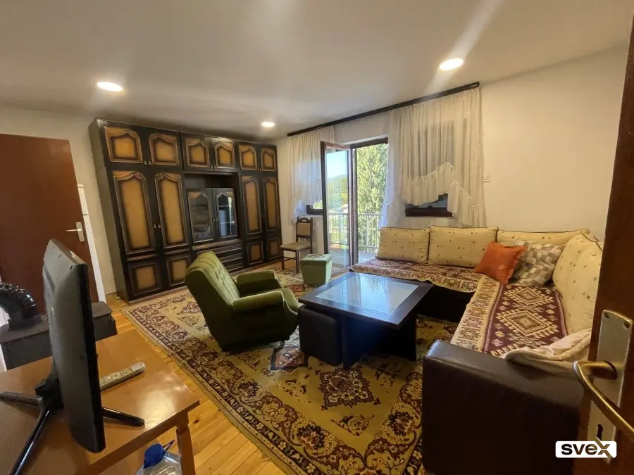 Vikend kuća Busovača, 114m2 stambenog prostora, 1.825m2 zemljišta