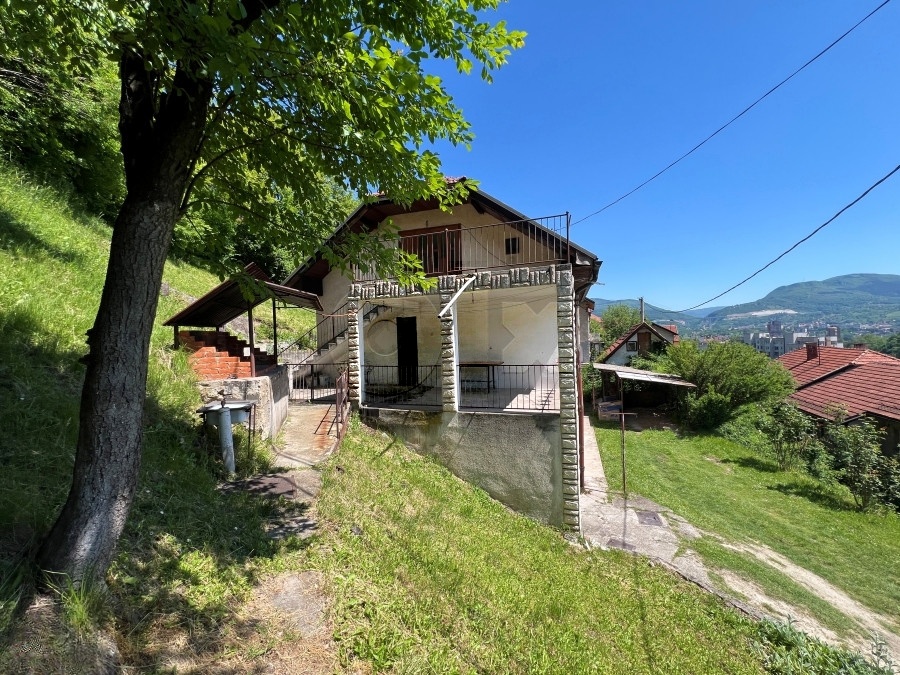 Kuća sa zemljištem, Ivana Cankara, Zenica