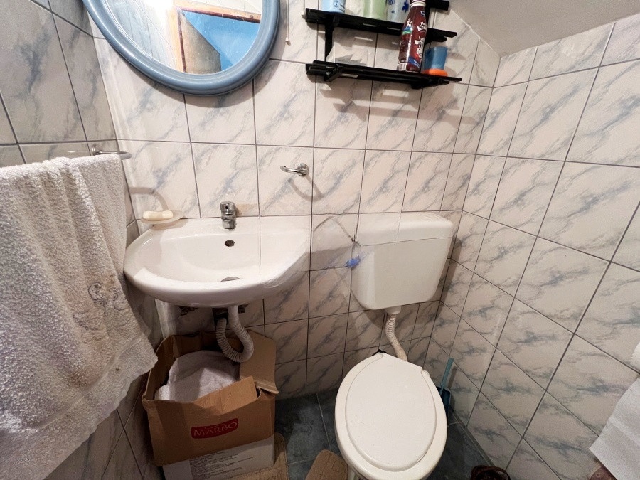 Dvospratna kuća sa konobom, Zenica