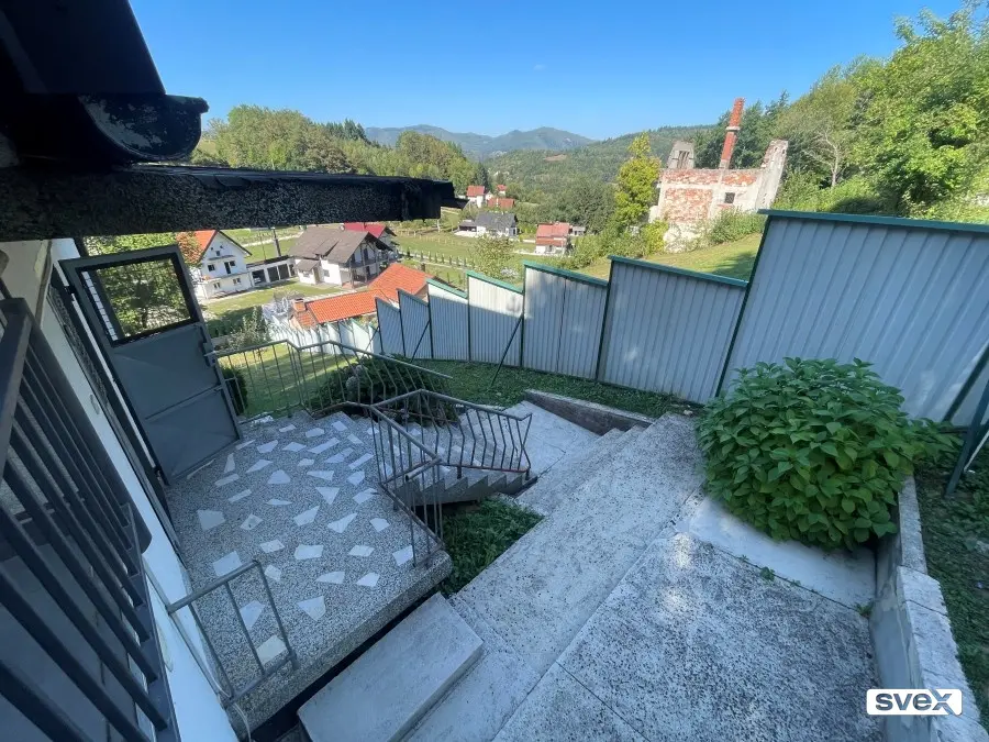 Vikend kuća Busovača, 114m2 stambenog prostora, 1.825m2 zemljišta