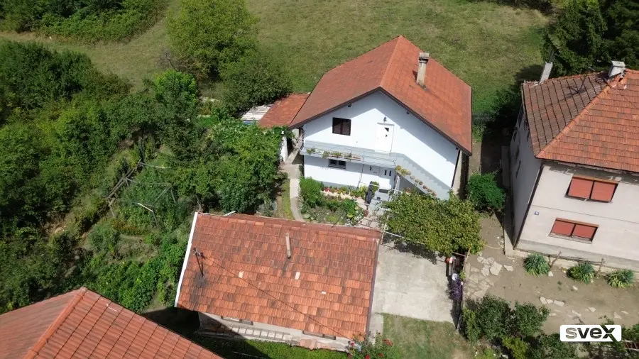 Dvospratna kuća u Peharama, Zenica
