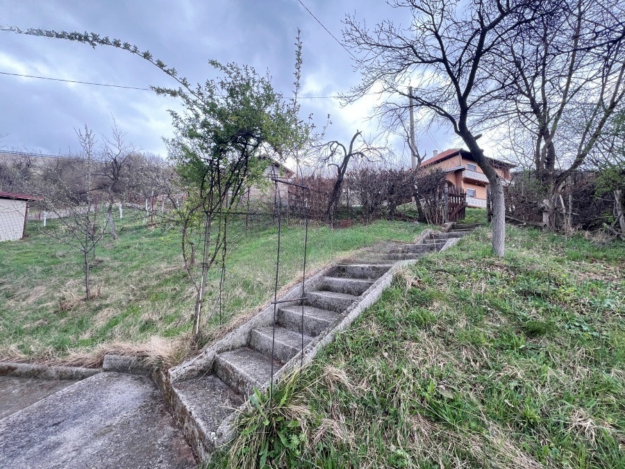 Etažirani sprat kuće i okućnica, Zenica, Klopče